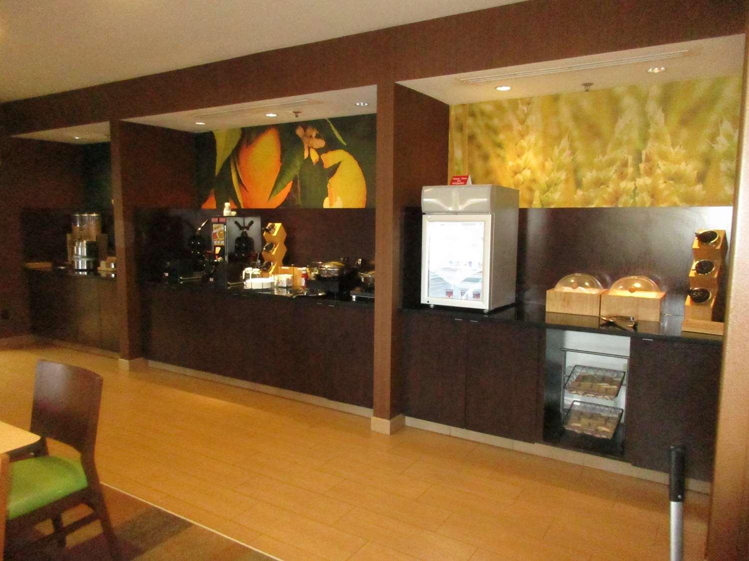 Hotel Country & By Radisson, Lsu - Medical Corridor Bâton-Rouge