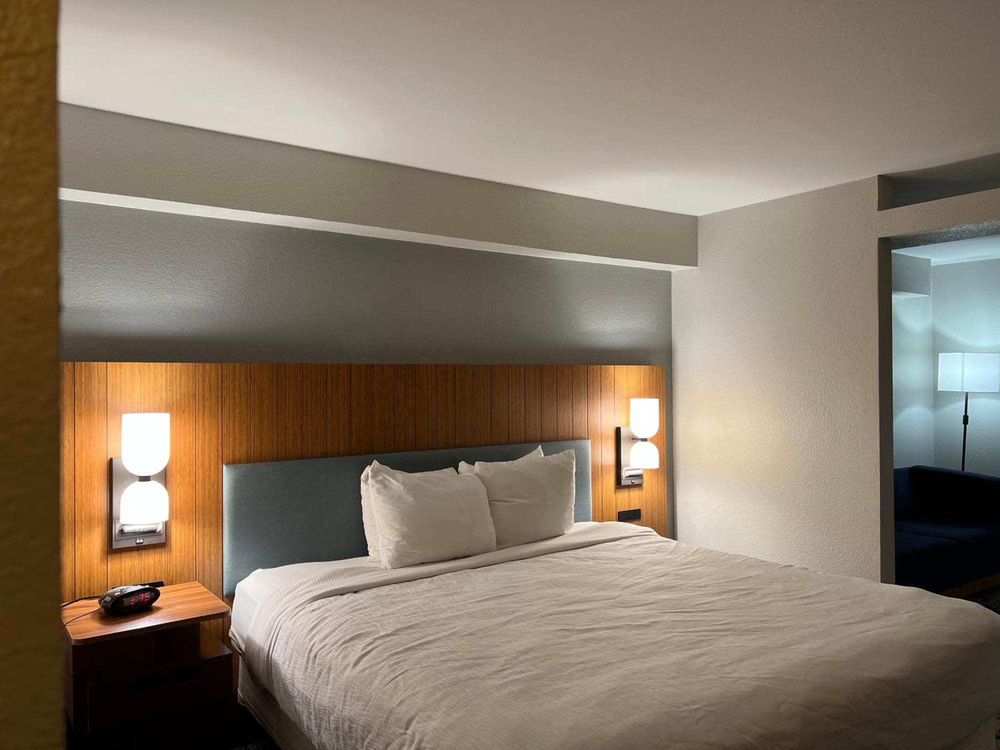 Hotel Country & By Radisson, Lsu - Medical Corridor Baton Rouge