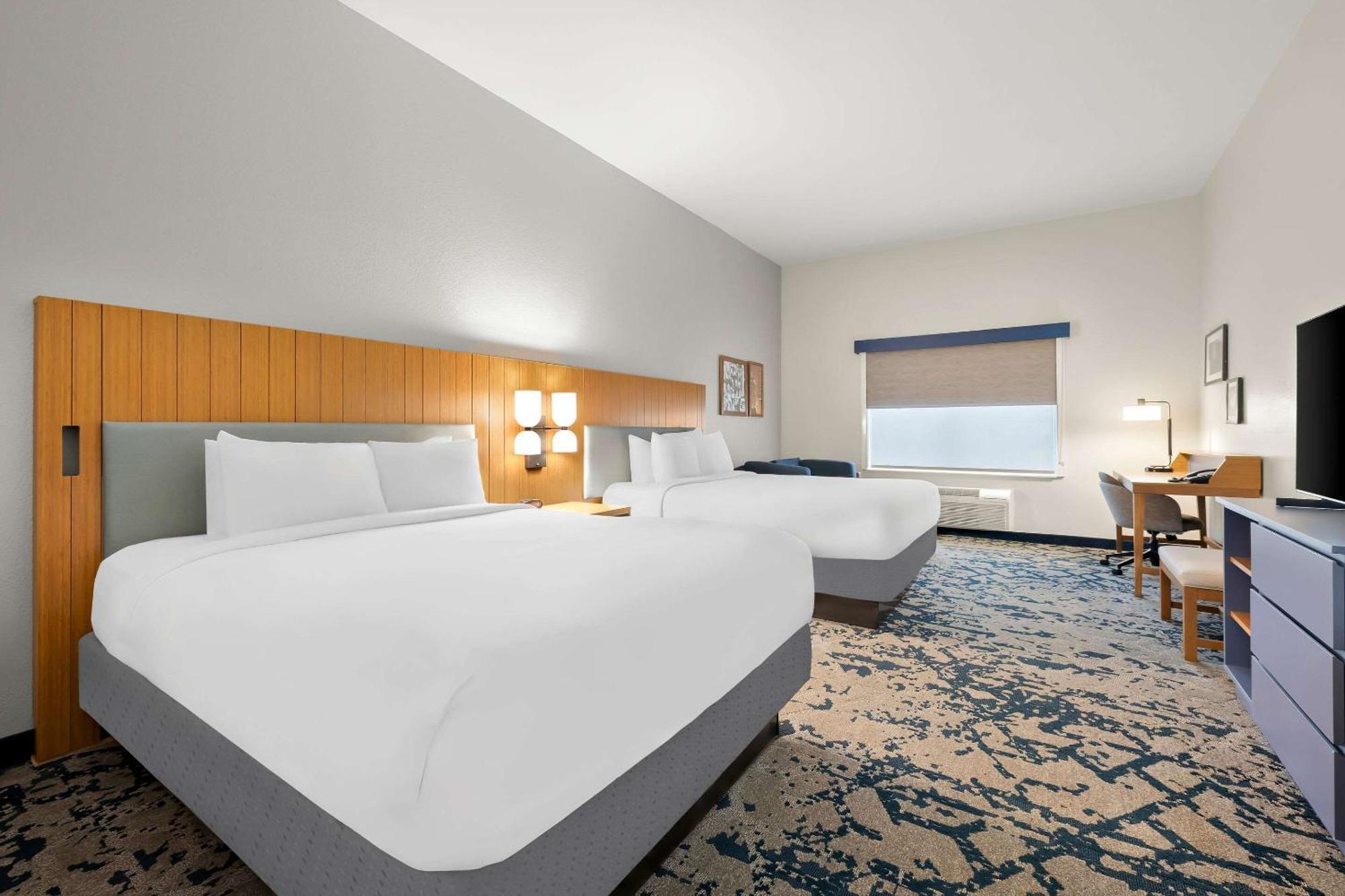 Country & By Radisson, Lsu - Medical Corridor 3*
