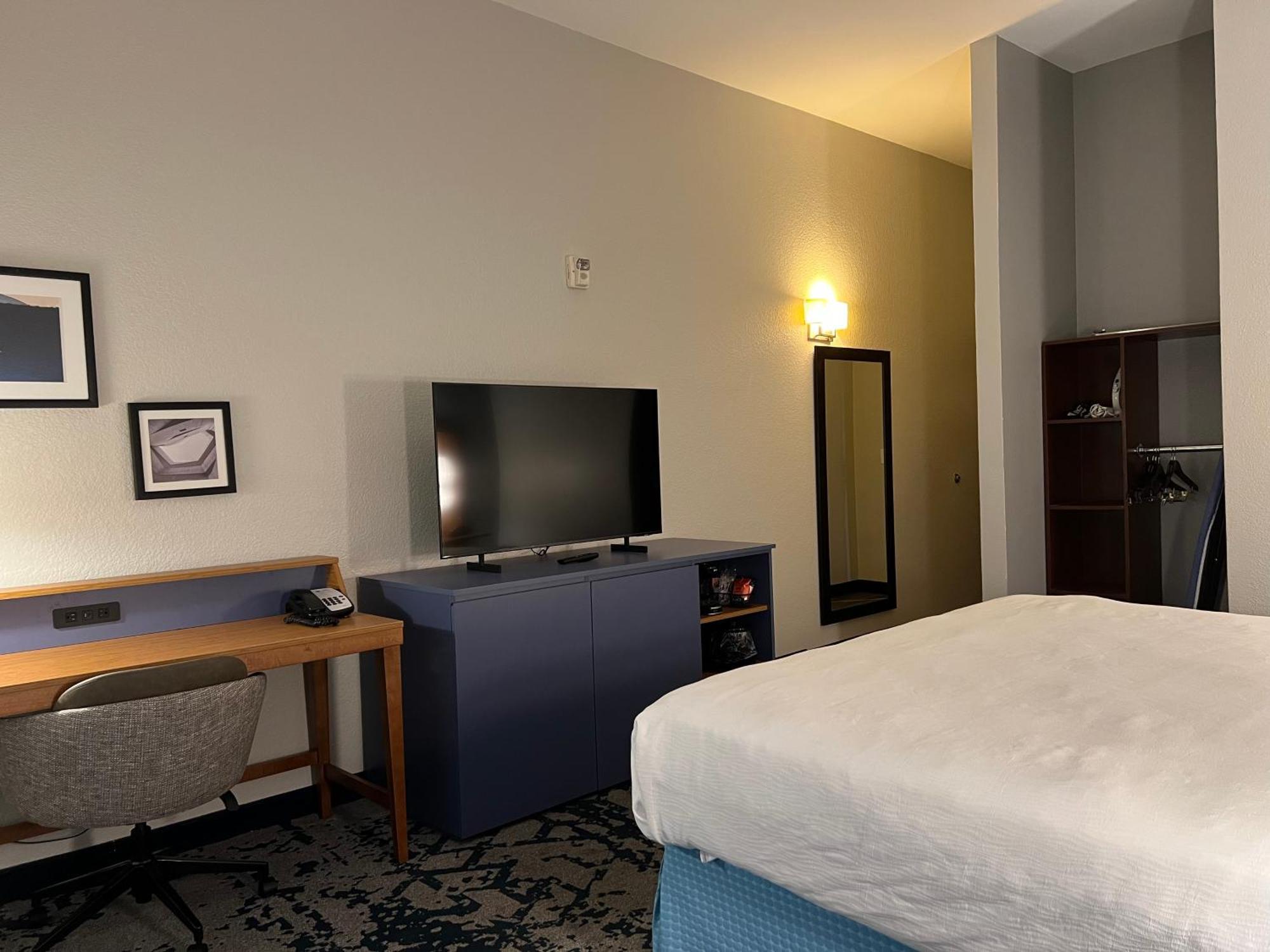 Country & By Radisson, Lsu - Medical Corridor Hotel